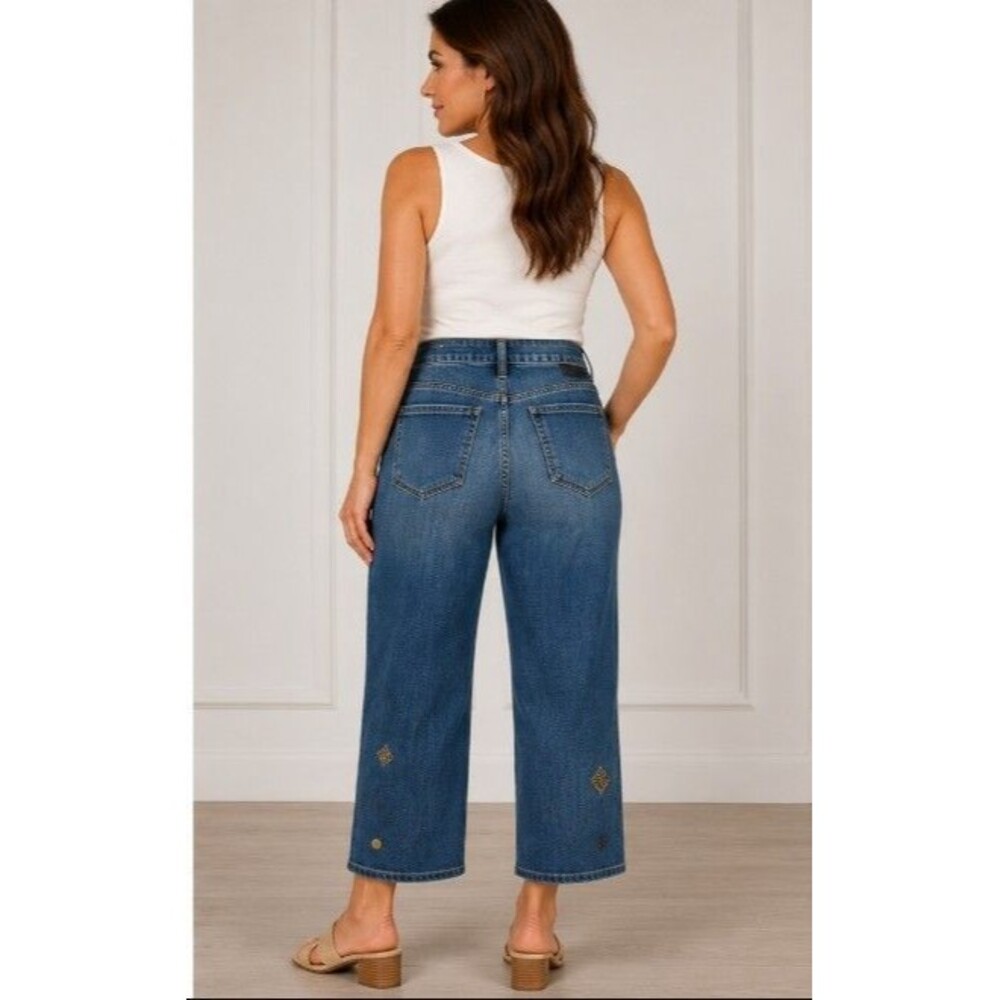 Chico's Relaxed Crop Jeans Blue Embellished Beaded Cropped Denim Size 1.5 US 10 - Picture 2 of 8